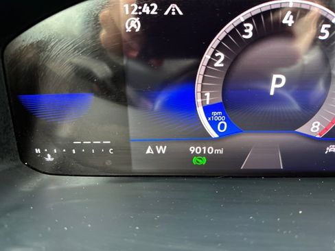 Certified 2024 Volkswagen Taos SE w/ Panoramic Sunroof Package AWD/4WD image 23