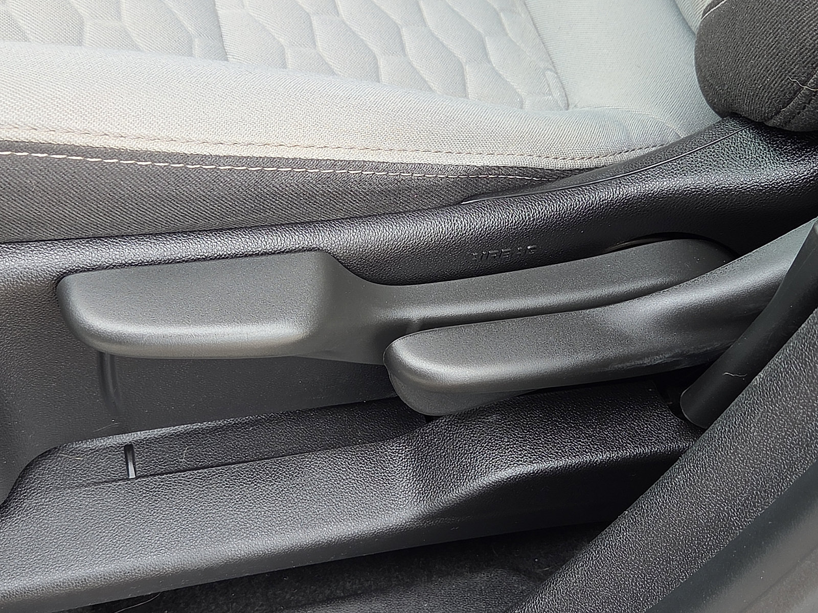 Used 2018 Chevrolet Equinox LS FWD image 14