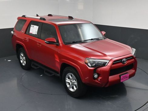 Used 2020 Toyota 4Runner SR5 Premium w/ Moonroof Package RWD image 7