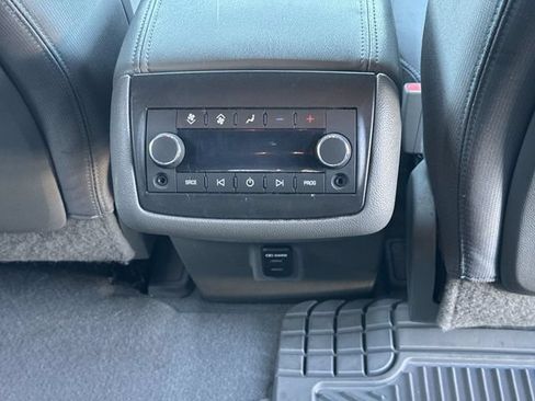 Used 2016 Chevrolet Traverse LT FWD image 15