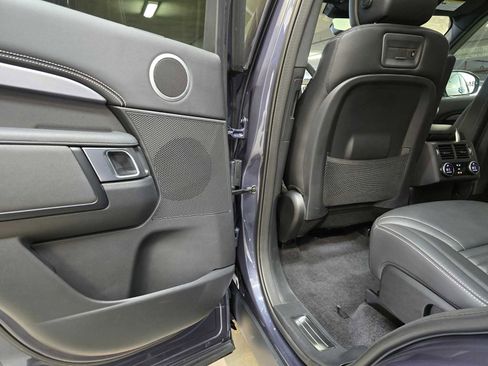 Used 2024 Land Rover Discovery Dynamic SE image 24