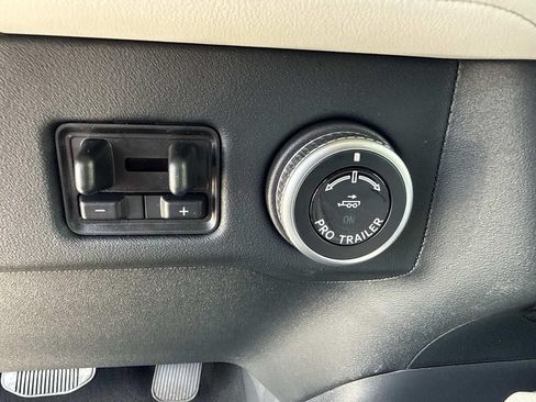 New 2026 Lincoln Navigator Reserve AWD/4WD image 31