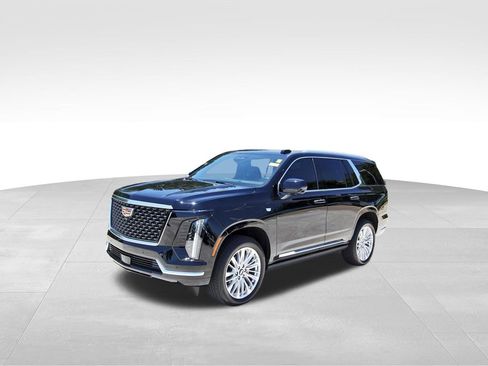 Used 2026 Cadillac Escalade Luxury AWD/4WD image 2