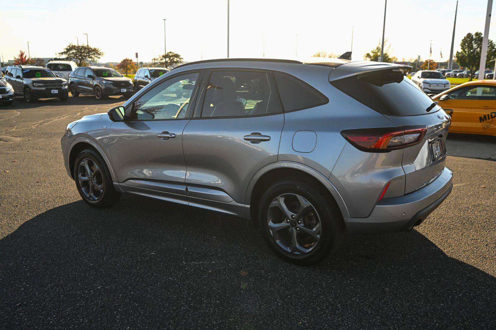 Used 2024 Ford Escape ST-Line w/ Tech Pack #1 AWD/4WD image 7