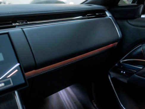 Used 2025 Land Rover Range Rover SE image 70