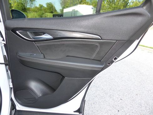 Used 2021 Buick Envision Essence AWD/4WD image 36