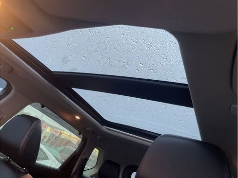 Used 2025 Nissan Rogue SL w/ Tech Package image 11