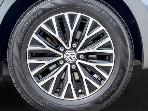 Used 2021 Volkswagen Jetta SE image 24