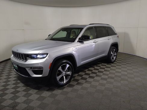 Used 2022 Jeep Grand Cherokee Limited 4xe AWD/4WD image 2