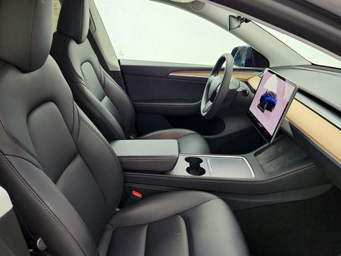 Used 2023 Tesla Model Y Long Range AWD/4WD image 28
