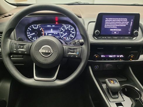 Used 2022 Nissan Rogue SV image 22