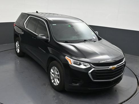Used 2021 Chevrolet Traverse LS FWD image 22