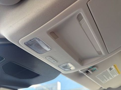 Used 2022 Ford Escape SE w/ Convenience Package image 17