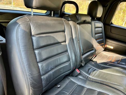 Used 2005 HUMMER H2 Luxury w/ Preferred Equipment Group image 18