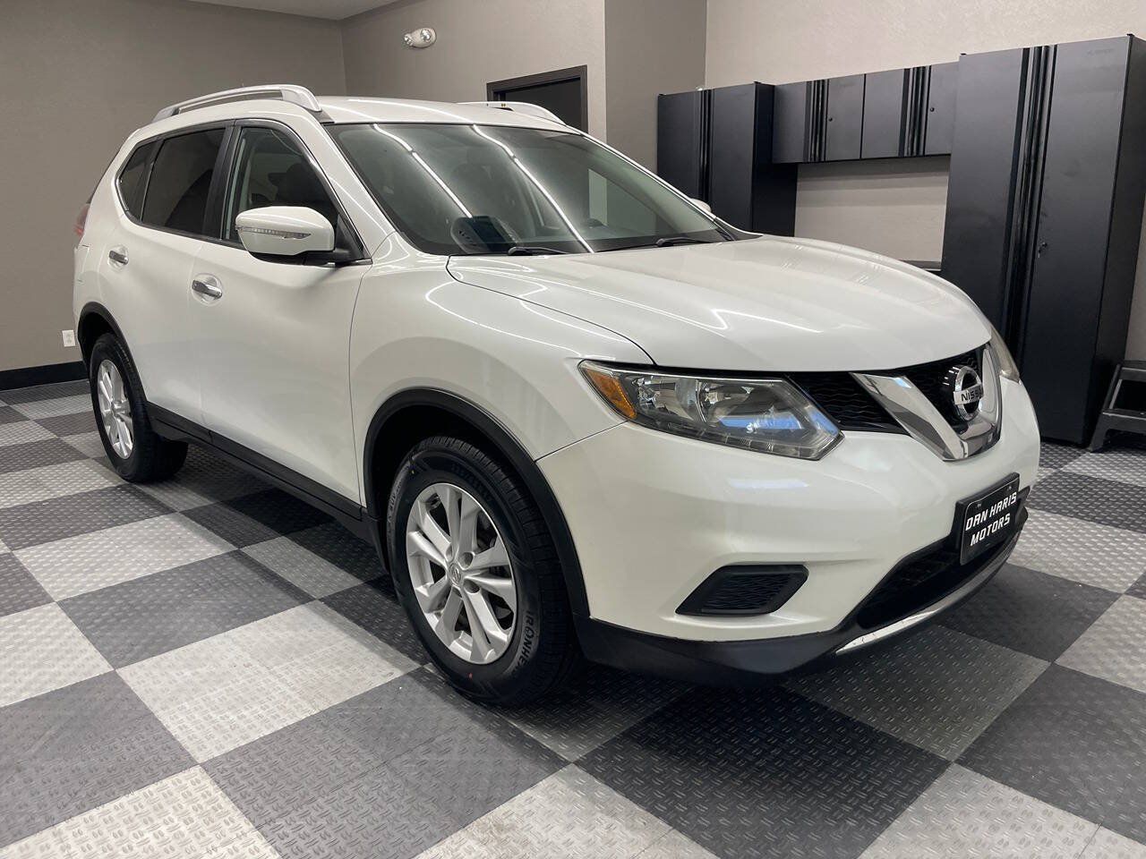 Used 2015 Nissan Rogue SV FWD image 4