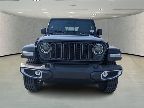 New 2026 Jeep Gladiator Sport image 2