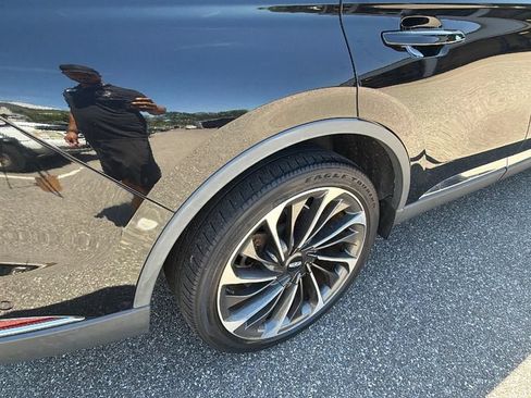 Used 2020 Lincoln Aviator Reserve w/ Equipment Group 201A AWD/4WD image 11