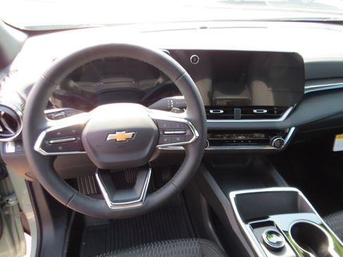 New 2026 Chevrolet Equinox LT w/ LPO, Floor Liner Package image 15