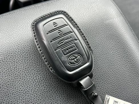 Used 2025 Toyota 4Runner TRD Off-Road Premium AWD/4WD image 2