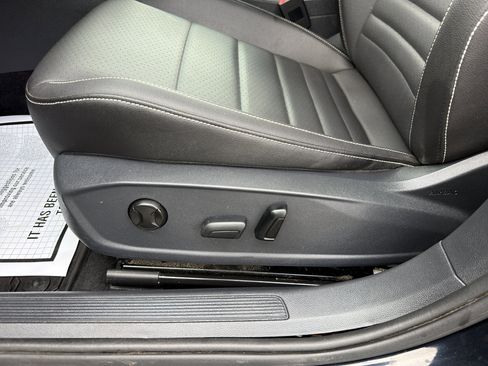 Used 2024 Volkswagen Jetta SE FWD image 13