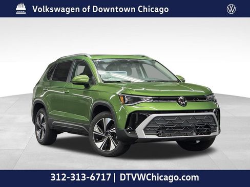New 2025 Volkswagen Taos SE image 1
