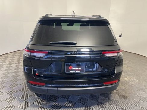 Certified 2023 Jeep Grand Cherokee Limited w/ Black Appearance Package image 7