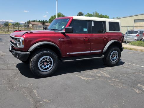 New 2026 Ford Bronco Outer Banks w/ Sasquatch Package AWD/4WD image 3