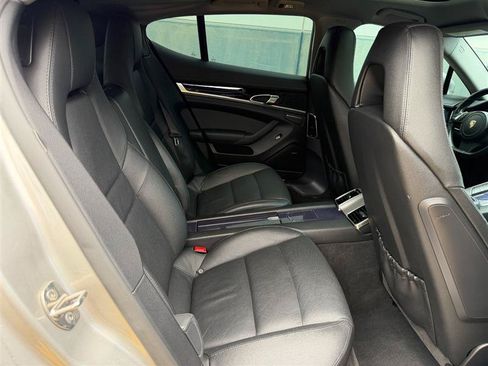 Used 2011 Porsche Panamera image 38