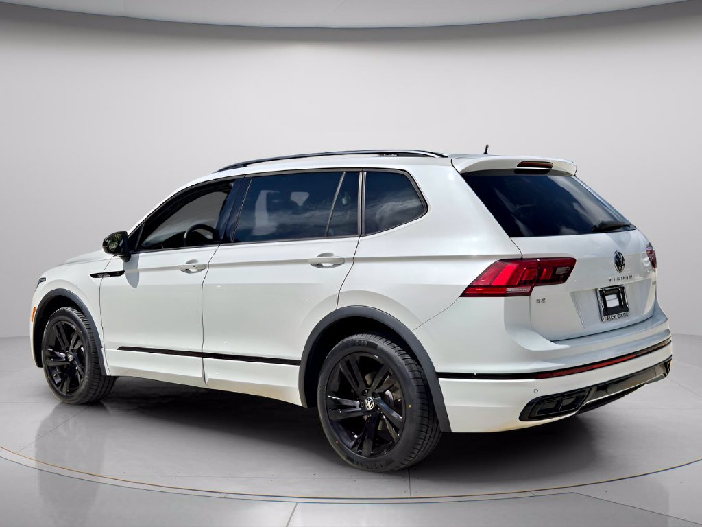 Certified 2023 Volkswagen Tiguan SE R-Line FWD image 4