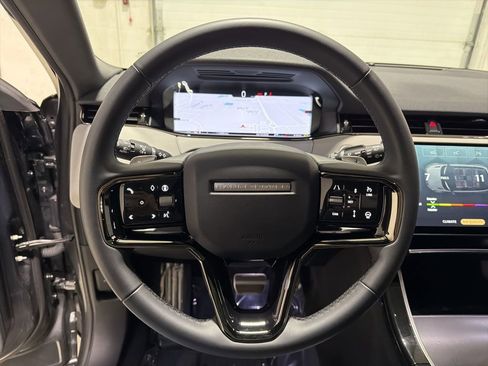 Used 2026 Land Rover Range Rover Evoque Dynamic SE AWD/4WD image 25