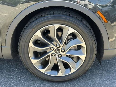 Certified 2023 Lincoln Nautilus Reserve AWD/4WD image 6