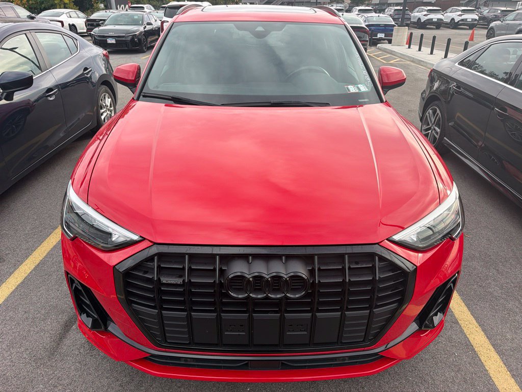 Used 2021 Audi Q3 2.0T Premium w/ Convenience Package AWD/4WD image 2