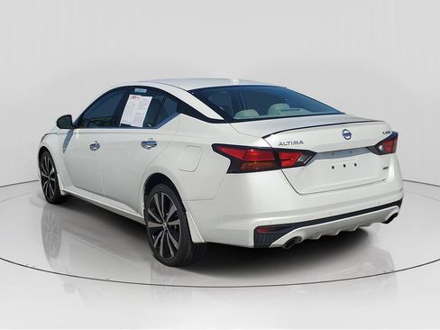 Used 2021 Nissan Altima 2.5 Platinum AWD/4WD image 3
