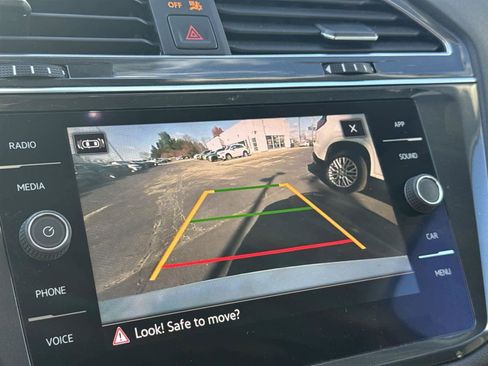 Used 2022 Volkswagen Tiguan SE image 24