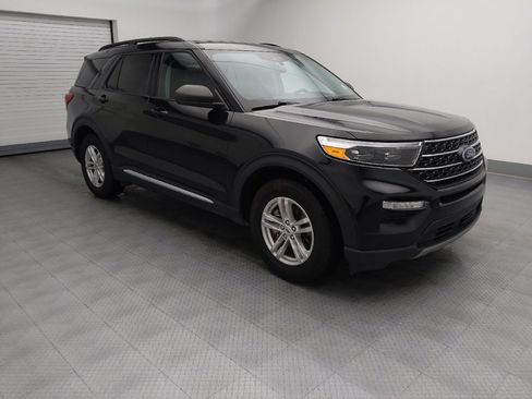 Used 2023 Ford Explorer XLT w/ Equipment Group 202A RWD image 11