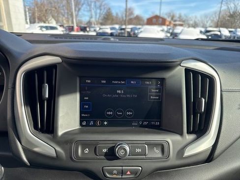 Used 2024 GMC Terrain SLE image 16