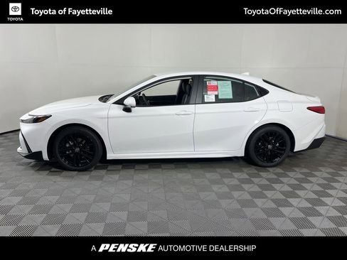 Used 2026 Toyota Camry SE image 2