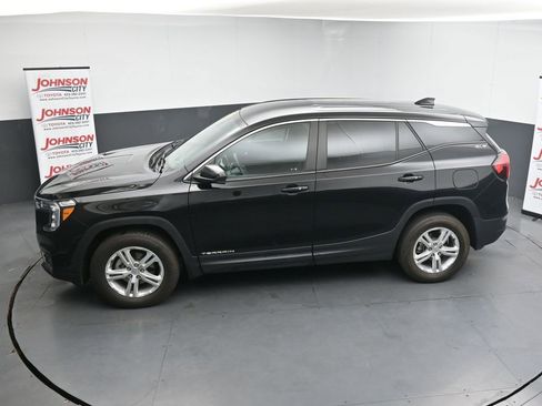 Used 2024 GMC Terrain SLE AWD/4WD image 28