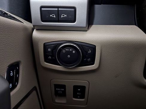 Used 2018 Ford F150 Lariat w/ Equipment Group 502A Luxury image 26