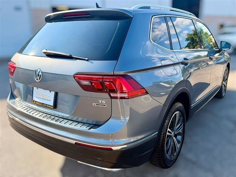 Used 2018 Volkswagen Tiguan SEL AWD/4WD image 5
