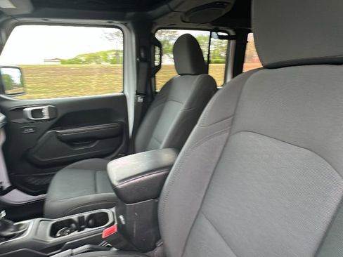Used 2019 Jeep Wrangler Unlimited Sport S AWD/4WD image 10