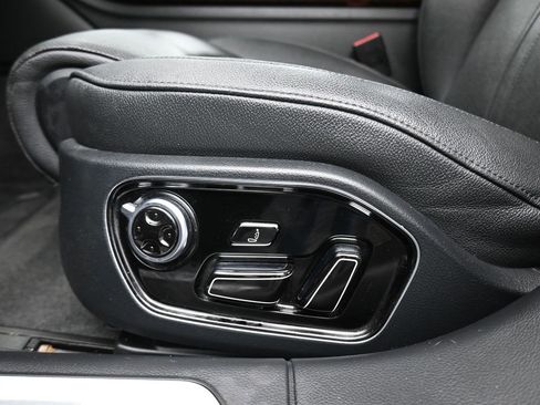 Used 2015 Audi A8 4.0T w/ Premium Package image 14