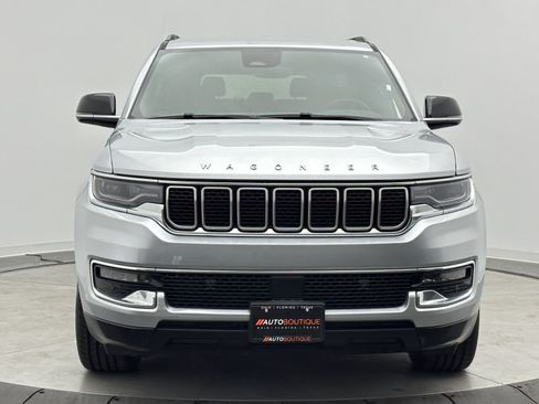 Used 2024 Jeep Wagoneer L Series II w/ Flexible Seating Group AWD/4WD image 2