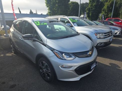 Used 2017 Chevrolet Bolt Premier w/ Driver Confidence II Package FWD image 7