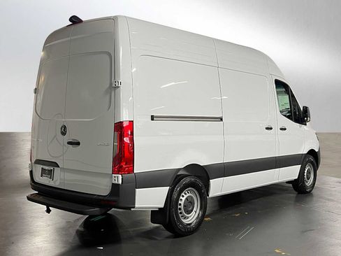 Used 2025 Mercedes-Benz Sprinter 2500 image 3
