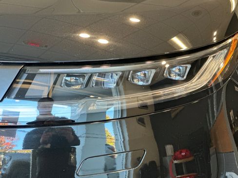 Used 2025 Land Rover Range Rover Sport Autobiography image 48