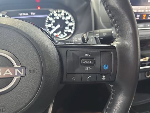 Used 2023 Nissan Rogue SV w/ SV Premium B Package FWD image 18
