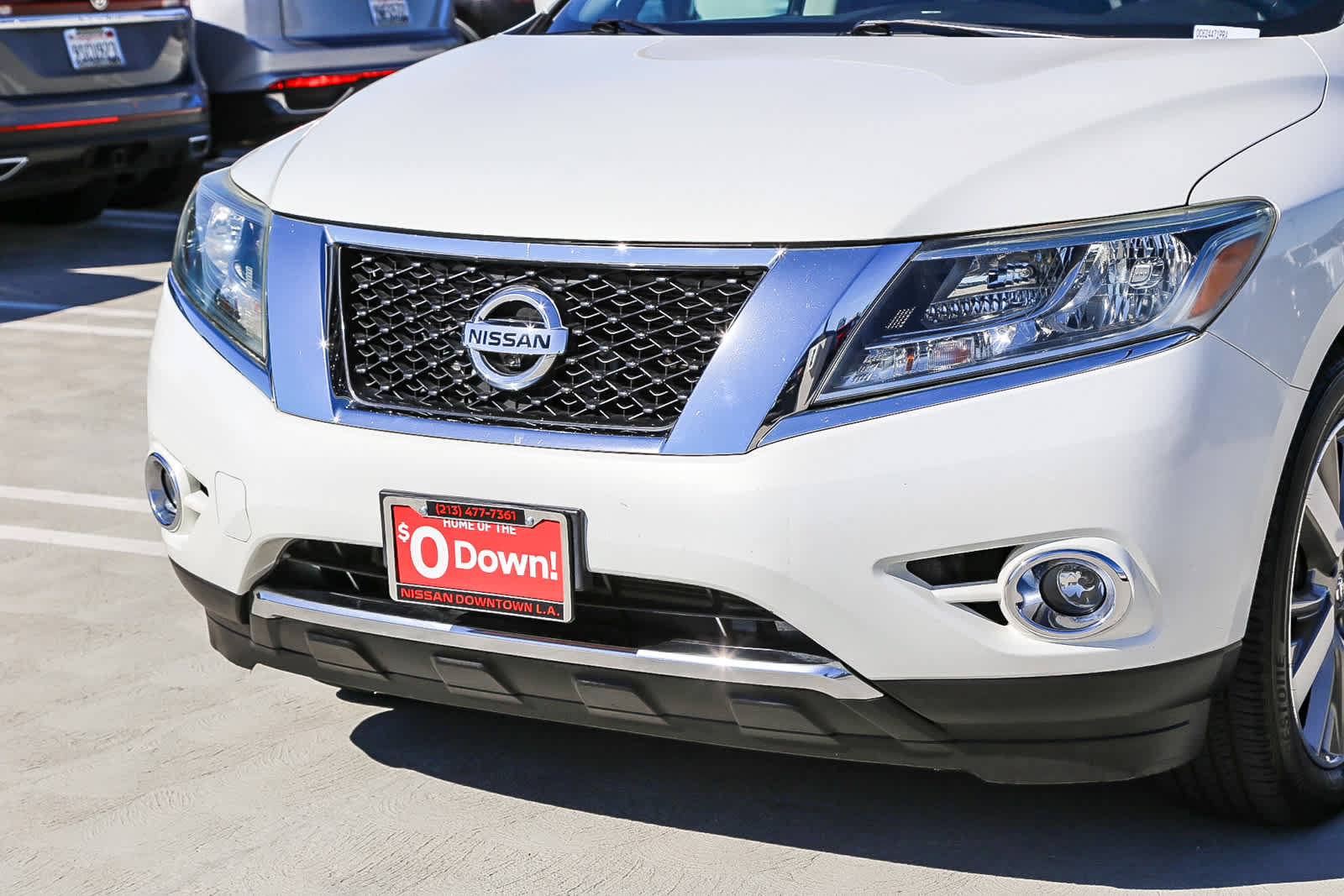 Used 2013 Nissan Pathfinder Platinum FWD image 4