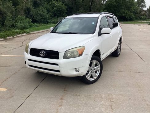 Used 2007 Toyota RAV4 Sport FWD image 2