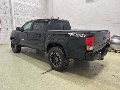 Used 2017 Toyota Tacoma TRD Sport w/ Tow Package image 6